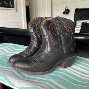 Ariat Darlin Western Boot size 8.5